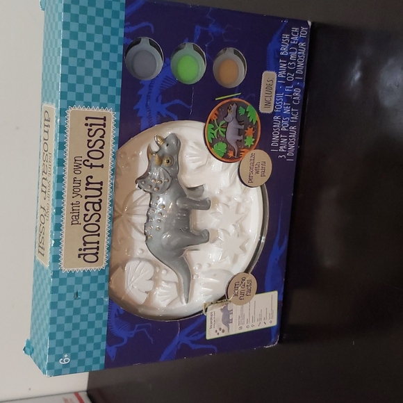 Paint your Own Dinosaur - Picture 1 of 3